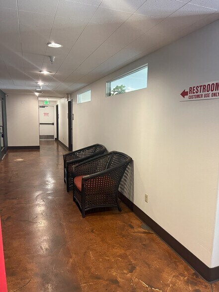 More Photos Of 1012 SE Cleveland Ave, Bend Storefront Retail Office For Lease