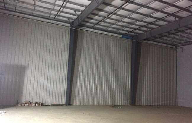 More Photos Of 15 Burton Dr, Cheshire Distribution For Lease