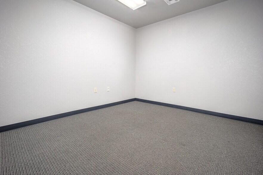 More Photos Of 2845 Broce Dr, Norman Office For Sale