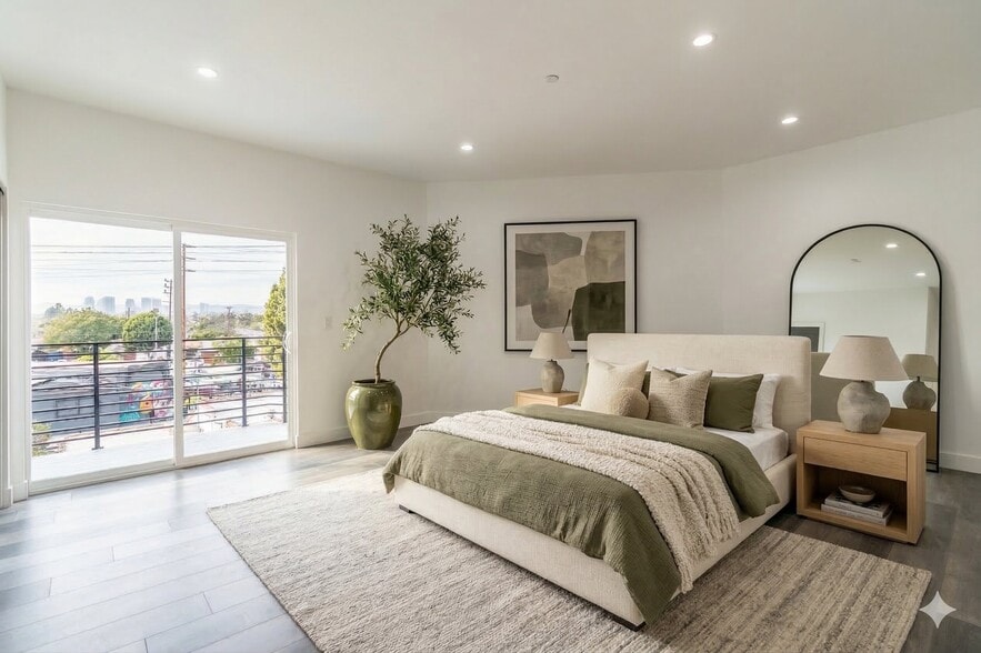 More Photos Of 1818 Thurman Ave, Los Angeles Apartments For Sale