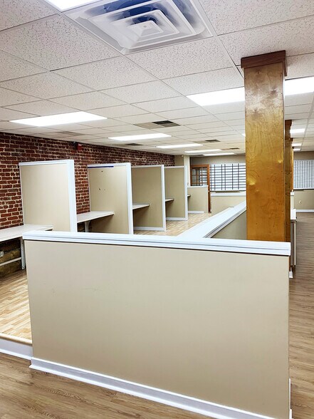 More Photos Of 300 Martin Luther King Blvd, Wilmington Office For Lease
