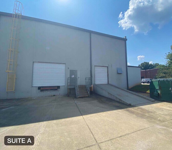 More Photos Of 140 Congress Blvd, Duncan Service For Lease