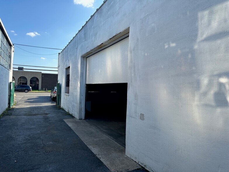More Photos Of 107 Milbar Blvd, Farmingdale Warehouse For Sale