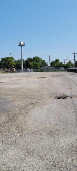 More Photos Of 7783 Airport Blvd, Houston General Retail For Lease