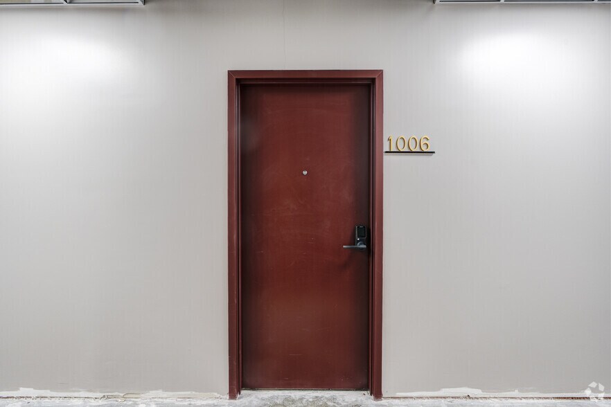 More Photos Of 9800 Centre Pky, Houston Office For Lease