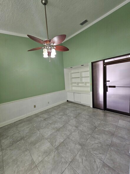 More Photos Of 2210 S Front St, Melbourne Office For Lease