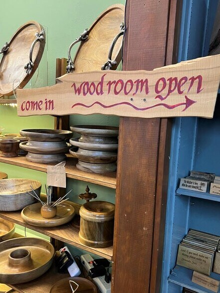 More Photos Of 903 Garibaldi Ave, Garibaldi Freestanding For Sale