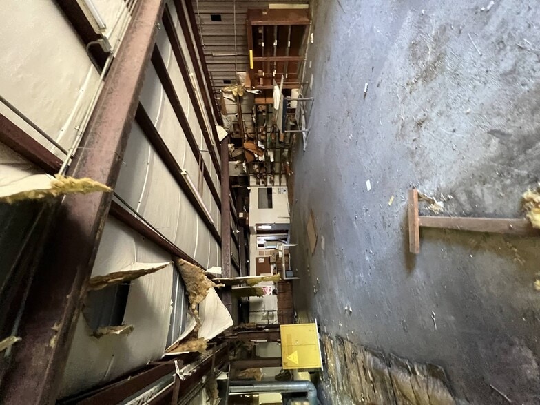 More Photos Of 1838 Federal Rd, Houston Warehouse For Sale