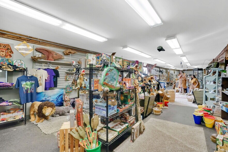 More Photos Of 213 Greenfield Rd, South Deerfield Specialty For Sale