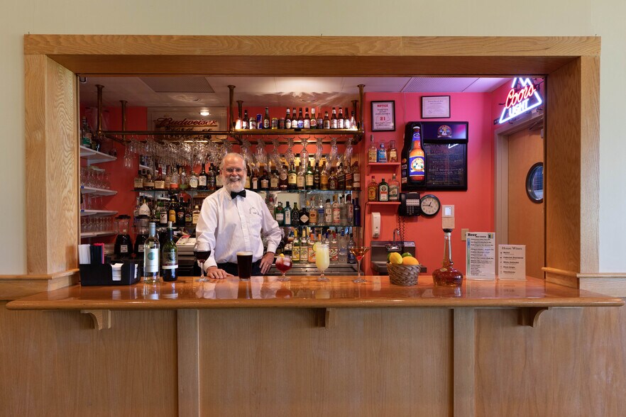 More Photos Of 11 Inn Rd, Hallowell Hospitality For Sale