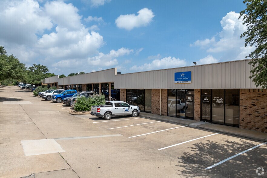 More Photos Of 8906 Wall St, Austin Unknown For Lease