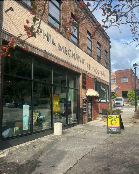 More Photos Of 109 Roberts St, Asheville General Retail For Sale