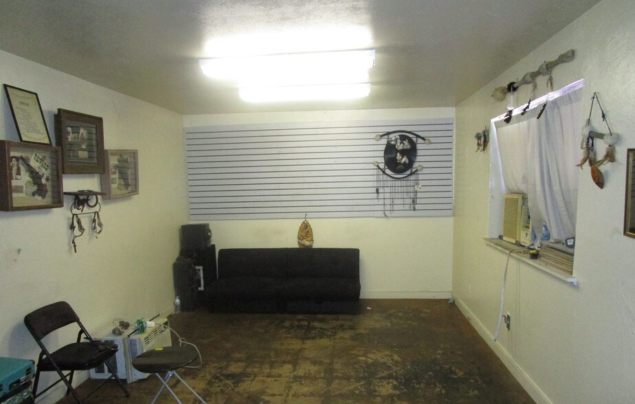 More Photos Of 361 S Riverside Dr, Fort Worth Auto Repair For Sale