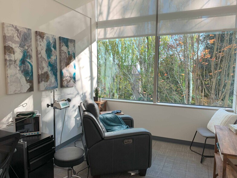 More Photos Of 600 Broadway, Seattle Medical For Lease