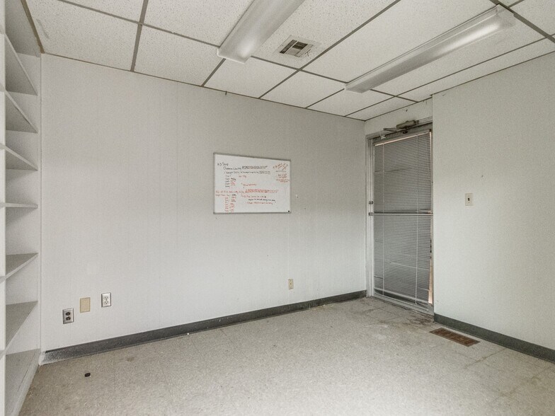 More Photos Of 5835 S Pennsylvania Ave, Oklahoma City Medical For Sale