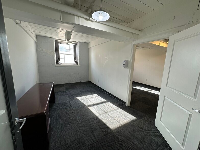 More Photos Of 710 Wheatland St, Phoenixville Office For Lease