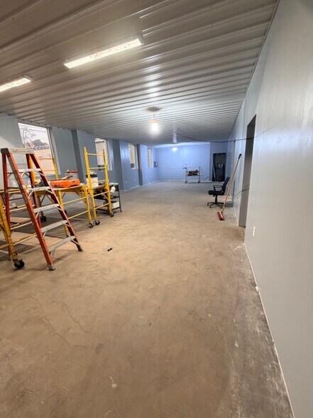 More Photos Of 595 Meadow Ave, Washington Warehouse For Lease