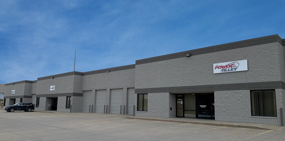 More Photos Of 9840 S 140th St, Omaha Flex For Sale