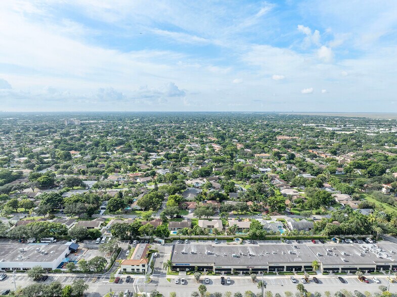 More Photos Of 11300-11354 Wiles Rd, Coral Springs General Retail For Lease