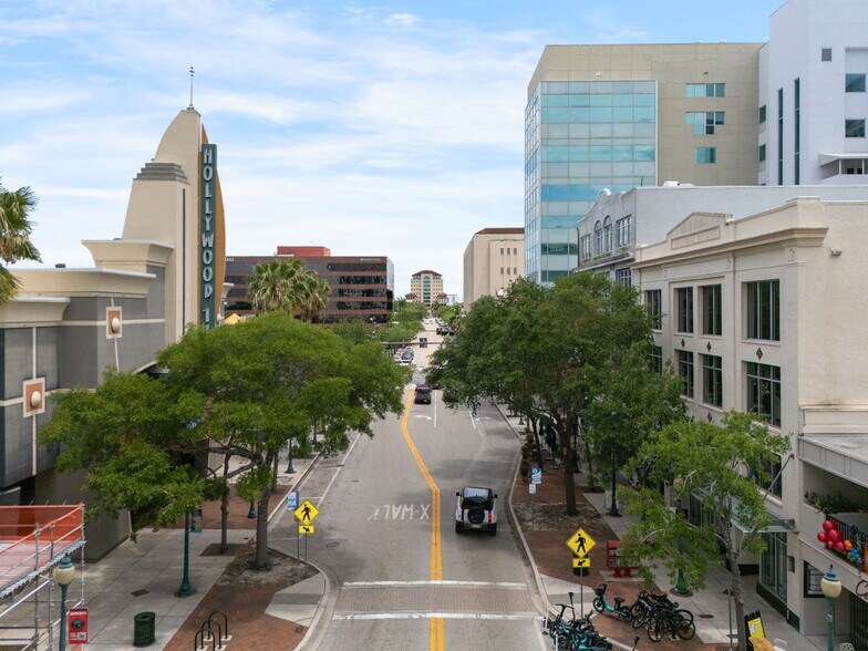 More Photos Of 1962 Main St, Sarasota Office For Sale