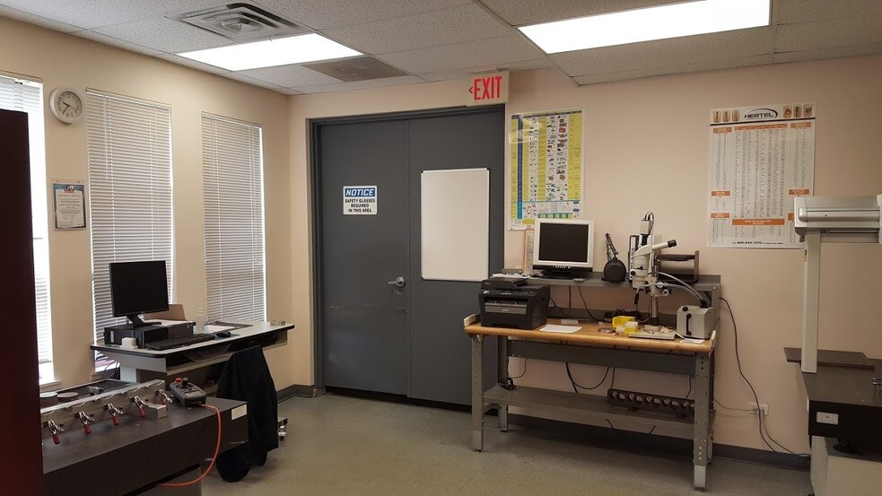 More Photos Of 780-790 Bonnie Ln, Elk Grove Village Warehouse For Lease