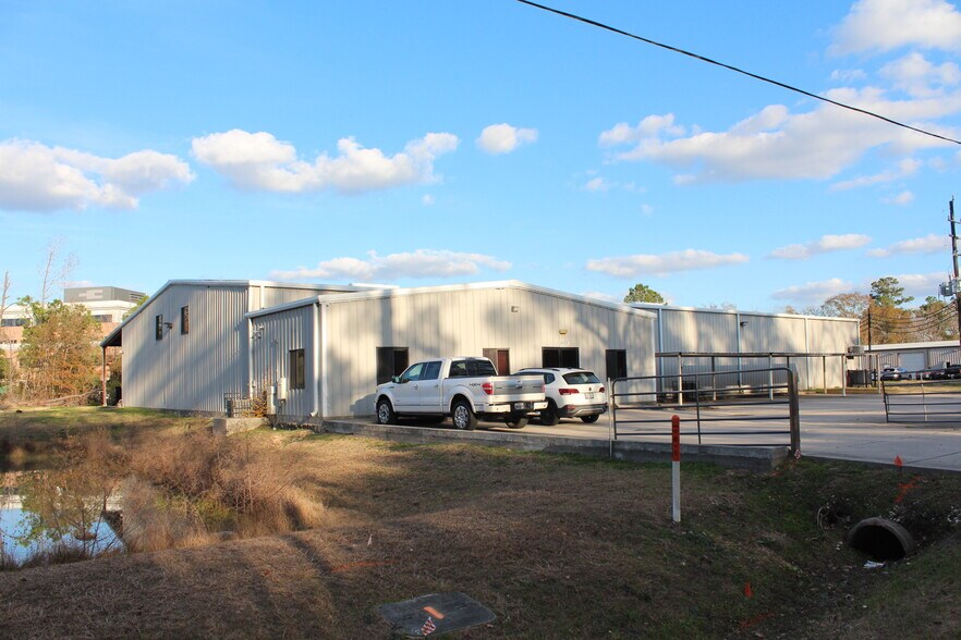 More Photos Of 15112 Welcome Ln, Houston Warehouse For Sale