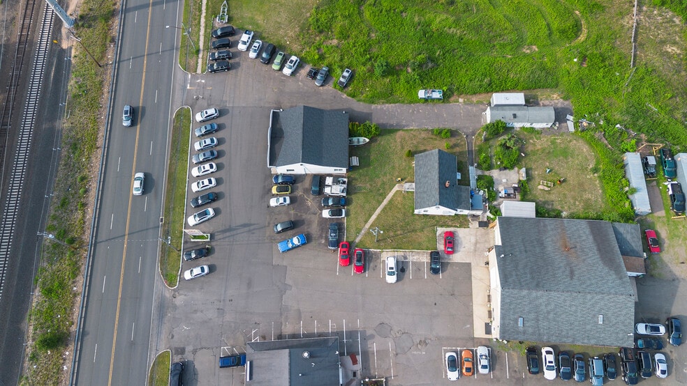 More Photos Of 846-850 S Colony Rd, Wallingford Storefront For Sale