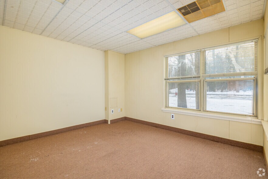 More Photos Of 100-1000 Birchfield Dr, Mount, Mount Laurel Unknown For Lease