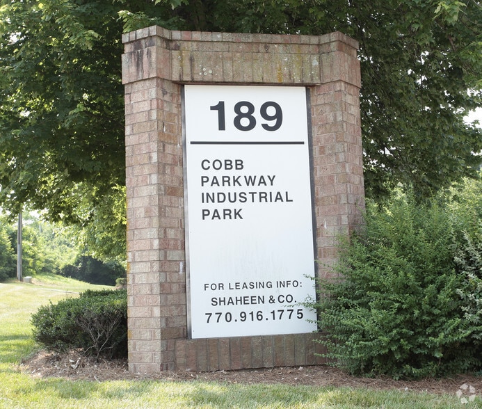 More Photos Of 189 Cobb Pky N, Marietta Warehouse For Lease