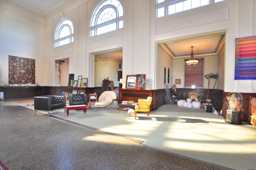 More Photos Of 236 Prospect St, Torrington Bank For Sale