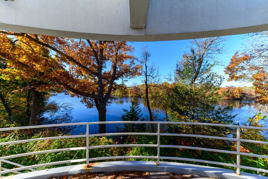 More Photos Of 600 Plastics Pl, Kalamazoo Office For Sale