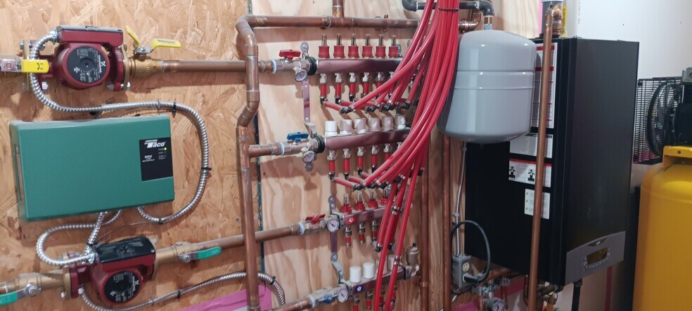 More Photos Of 1339 4th Ave, New Kensington Light Distribution For Sale