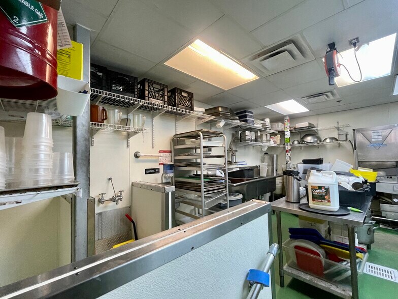 More Photos Of 314 William St, Fredericksburg Storefront For Lease