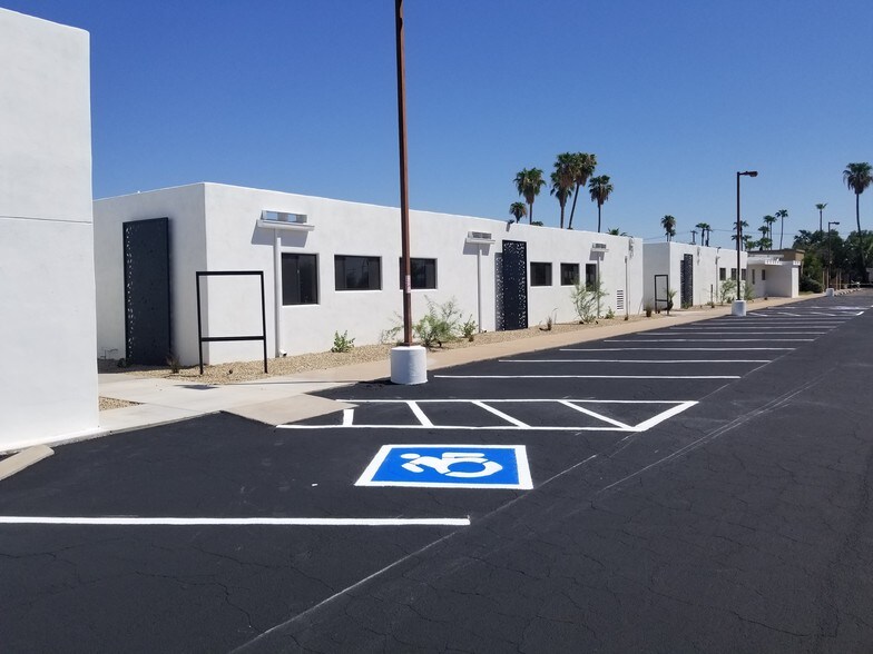 More Photos Of 455 N Mesa Dr, Mesa Medical For Lease