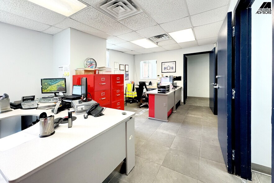 More Photos Of 1361-1363 NW 155th Dr, Miami Warehouse For Lease