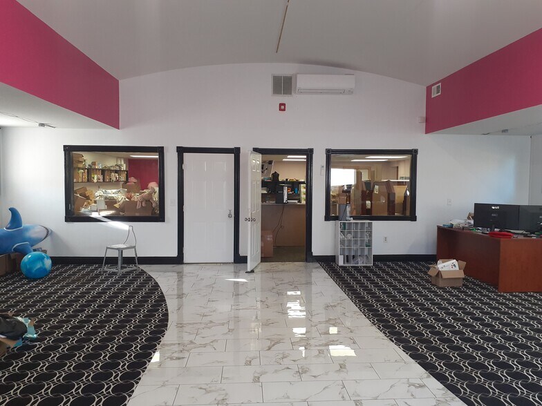 More Photos Of 80 Black Meadow Rd, Chester Warehouse For Sale