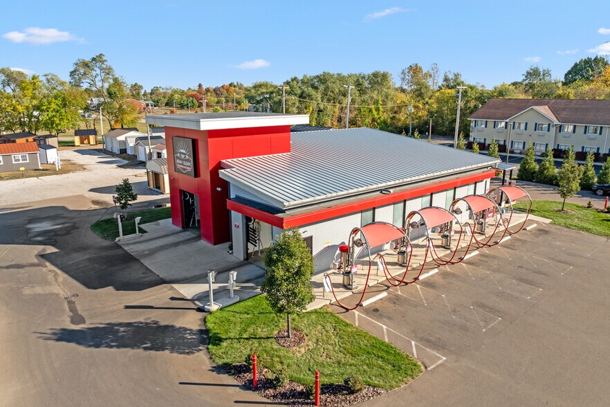 More Photos Of 655 S US Highway 131, Three Rivers General Retail For Sale