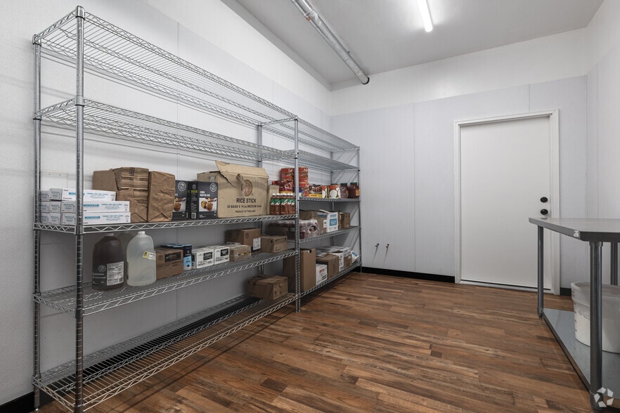 More Photos Of 1011 Front St, Evanston Restaurant For Lease