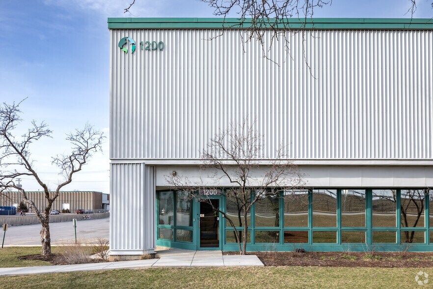 More Photos Of 1200-1290 Thorndale Ave, Elk Grove Village Warehouse For Lease