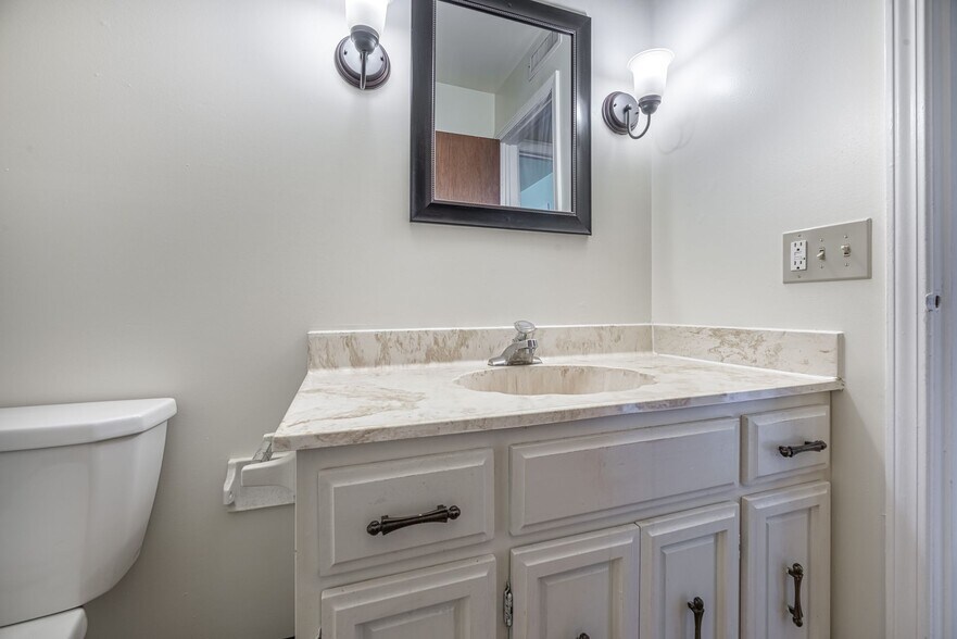 More Photos Of 261 Beattie Ave, Lockport Apartments For Sale
