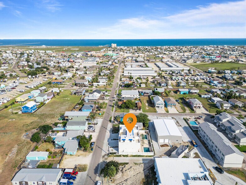 More Photos Of 615 W Avenue A, Port Aransas Apartments For Sale