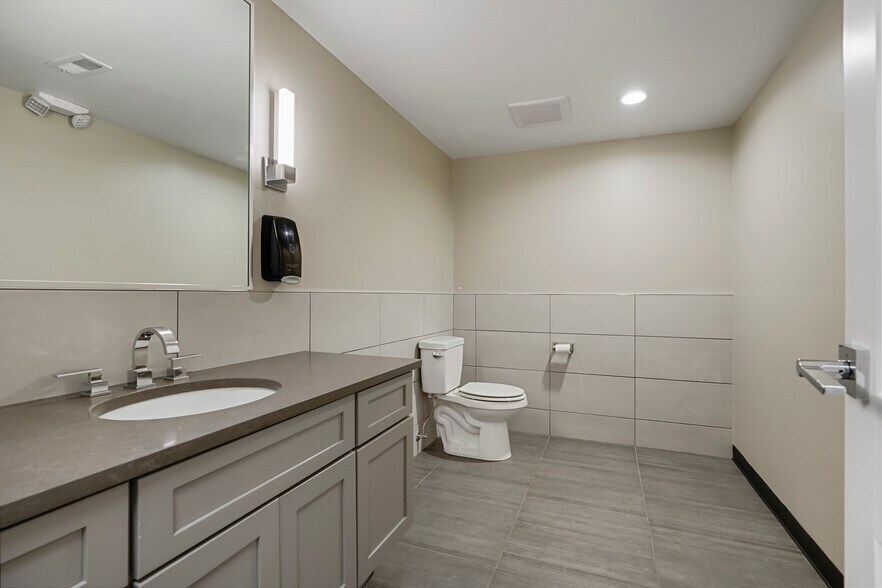 More Photos Of 605 S Kuner Rd, Brighton Office For Sale
