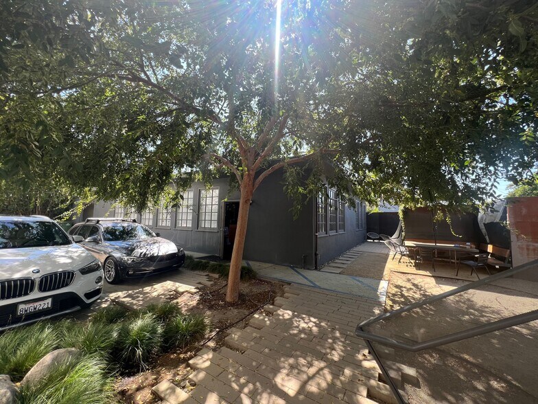 More Photos Of 2029 Blake Ave, Los Angeles Storefront Retail Office For Lease