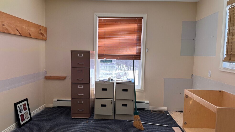 More Photos Of 292 South St, Blue Hill Office For Sale