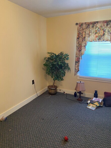 More Photos Of 309 E Main St, Springfield Religious Facility For Sale