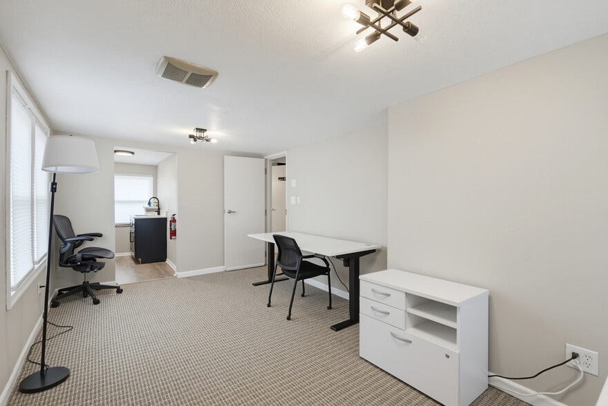 More Photos Of 9503 Brandywine Rd, Northfield Office For Lease