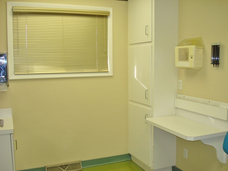 More Photos Of 575 N Kellogg St, Galesburg Medical For Lease