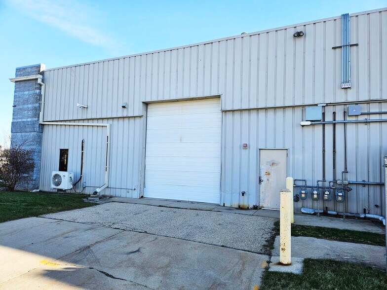 More Photos Of 851-859 E Broadway, Monona Industrial For Lease