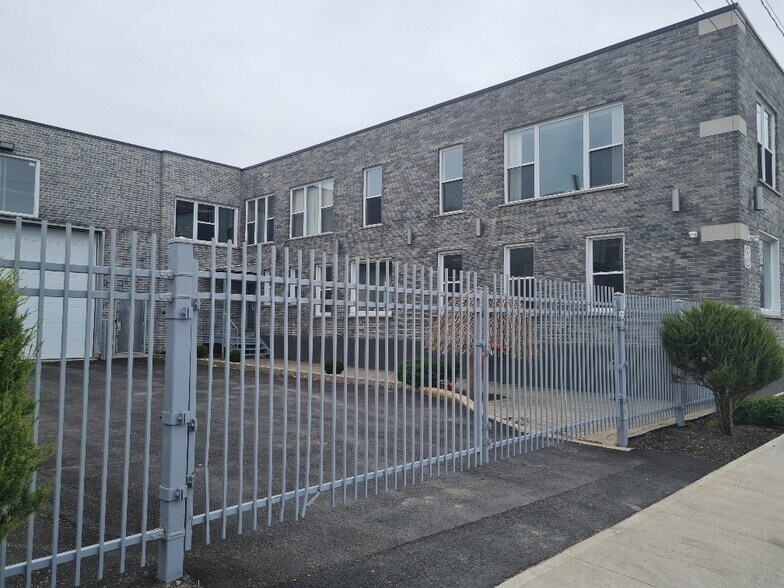 More Photos Of 6270-6290 Rue Périnault, Montréal Industrial For Sale