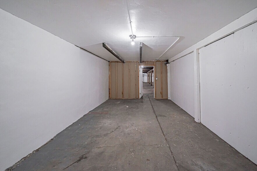 More Photos Of 27 NW Main St, Blackfoot Storefront Retail Office For Sale